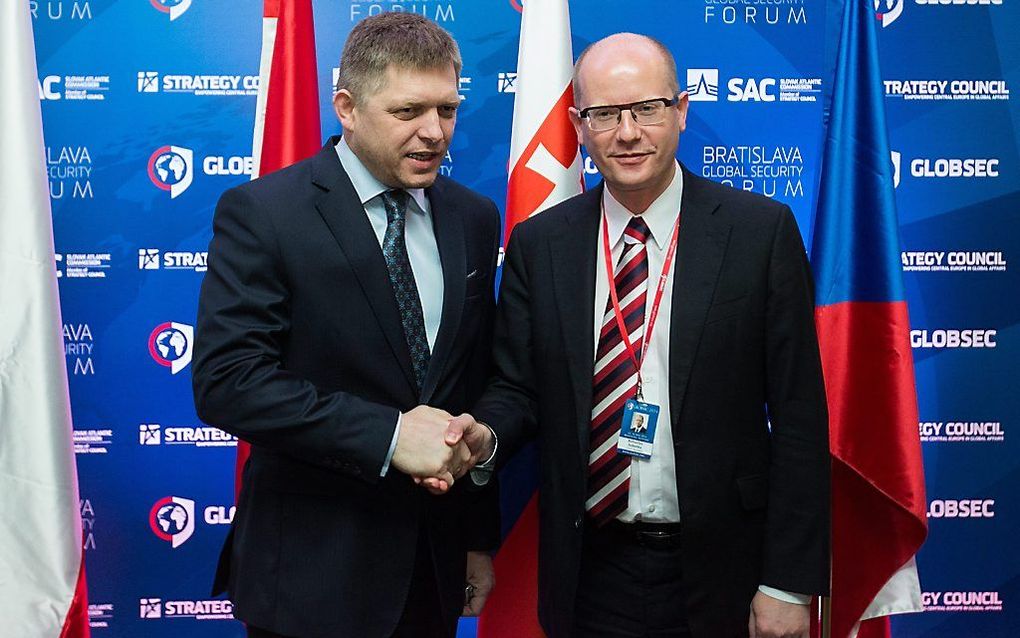 Fico (l.) en Sobotka (mei 2014). beeld EPA