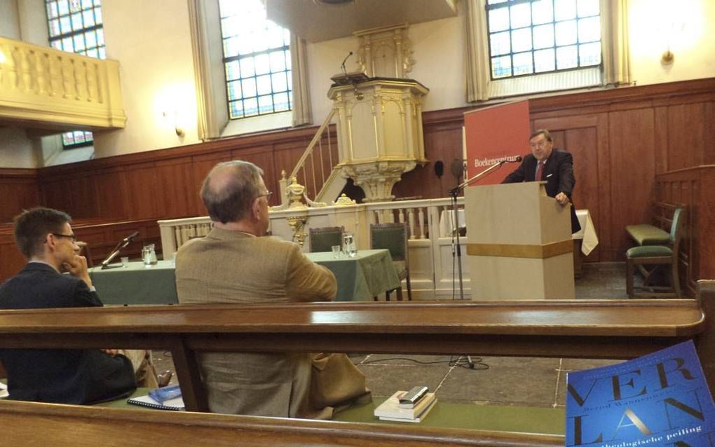 In de lutherse kerk aan de Hamburgerstraat in Utrecht werd donderdagmiddag het boek ”Verlangen" van Bernd Wannenwetsch (uitg. Boekencentrum) gepresenteerd. Onder anderen ds. L. Wüllschleger, directeur van de IZB, gaf een reactie. Beeld RD