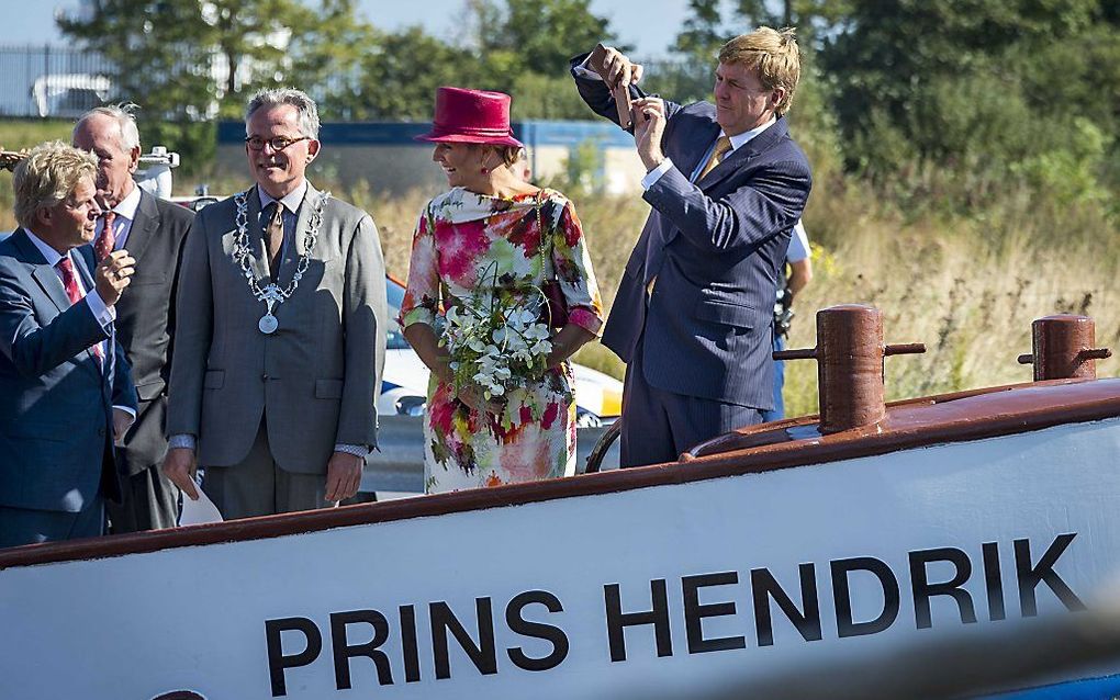 Koning Willem-Alexander en koningin Máxima varen mee op de reddingboot Prins Hendrik tijdens een streekbezoek aan de kop van Noord-Holland. beeld ANP