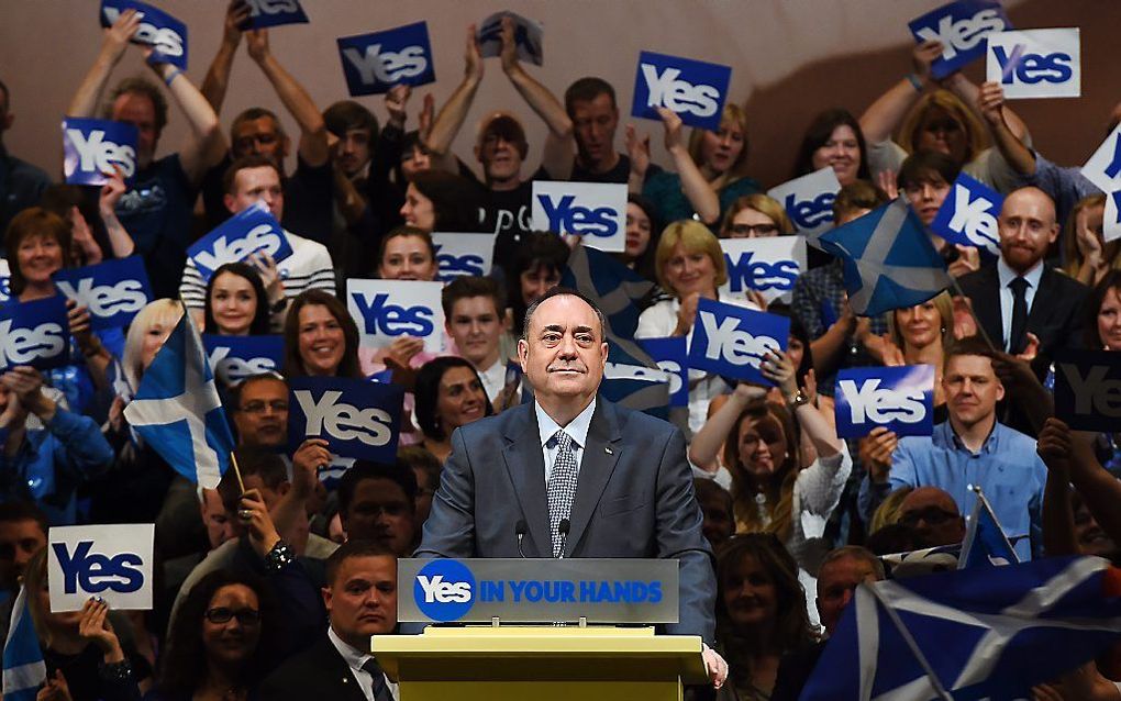 De Schotse nationalist en premier Alex Salmond tijdens zijn laatste speech voor de verkiezingen, woensdagavond. Beeld EPA