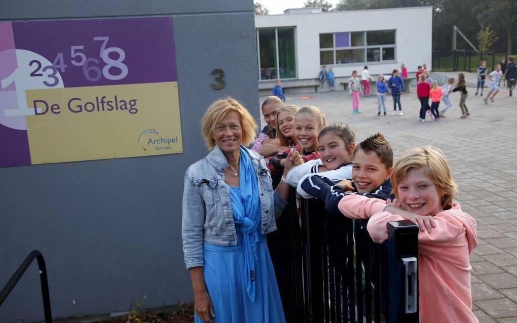 Marianne Wisse geeft godsdienstonderwijs op de openbare basisschool in haar woonplaats Domburg. „Als deze kinderen de Bijbelverhalen niet van ons horen, van wie dan wel?” beeld Camile Schelstraete