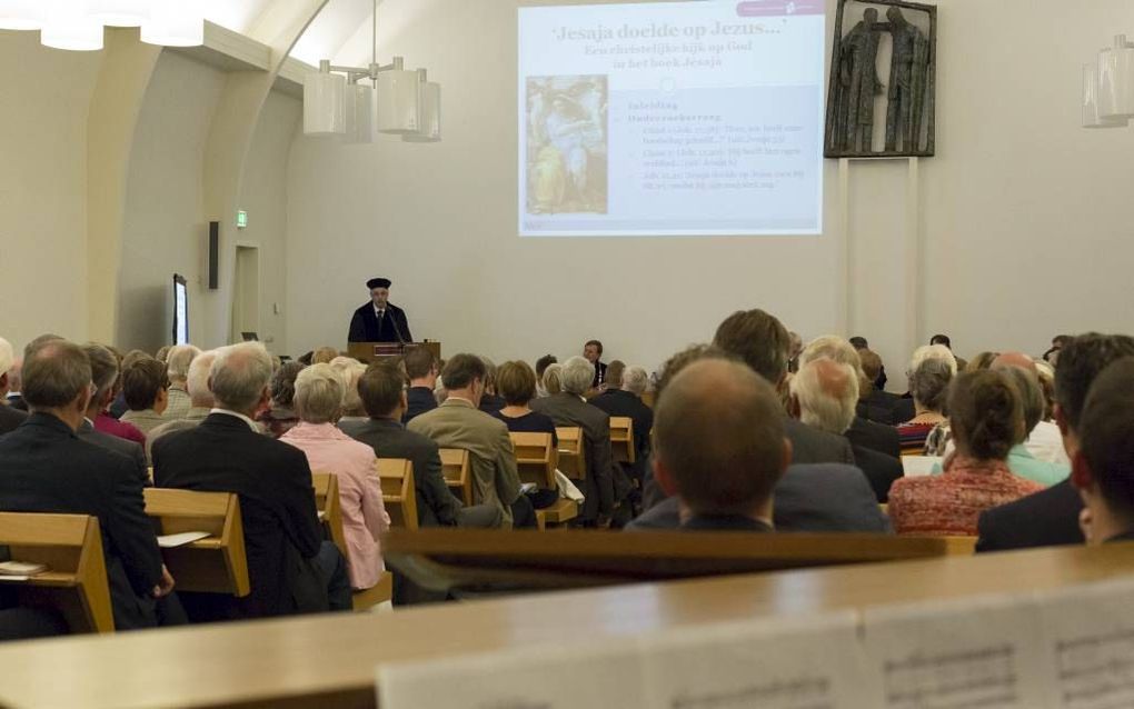 Dr. J. Dekker sprak woensdag zijn inaugurele rede uit in Apeldoorn. beeld André Dorst