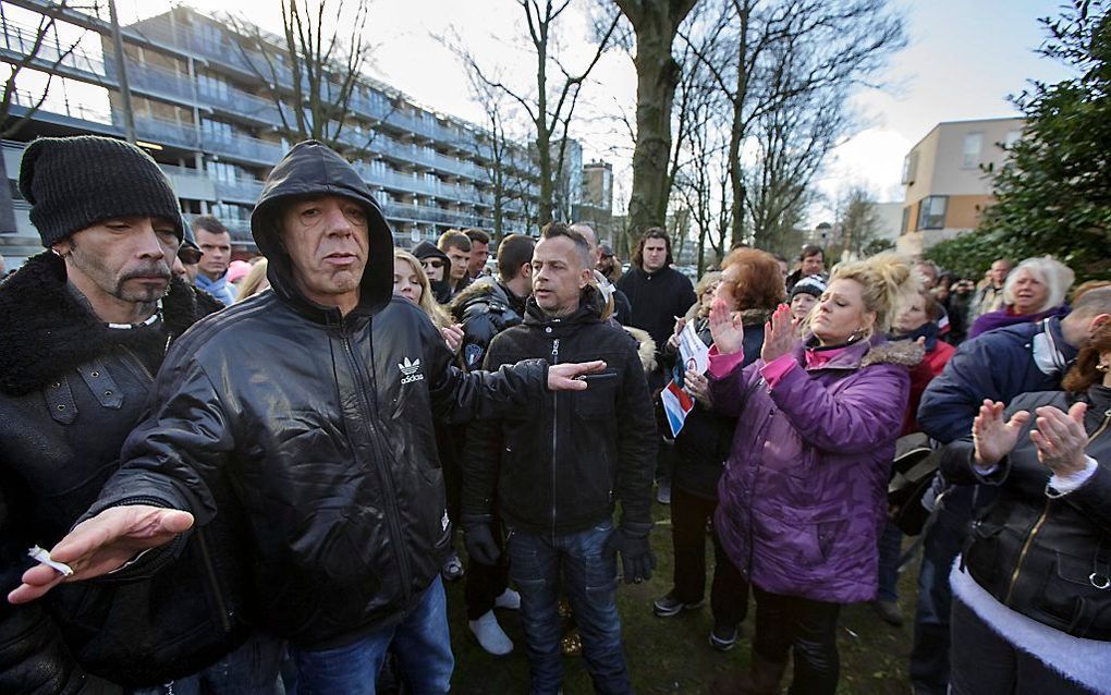 Demonstranten bij de woning van Benno L., februari van dit jaar. Beeld ANP