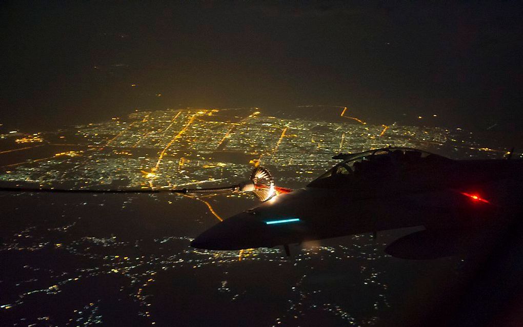 Een Australische F/A-18F Super Hornet boven Irak. beeld EPA