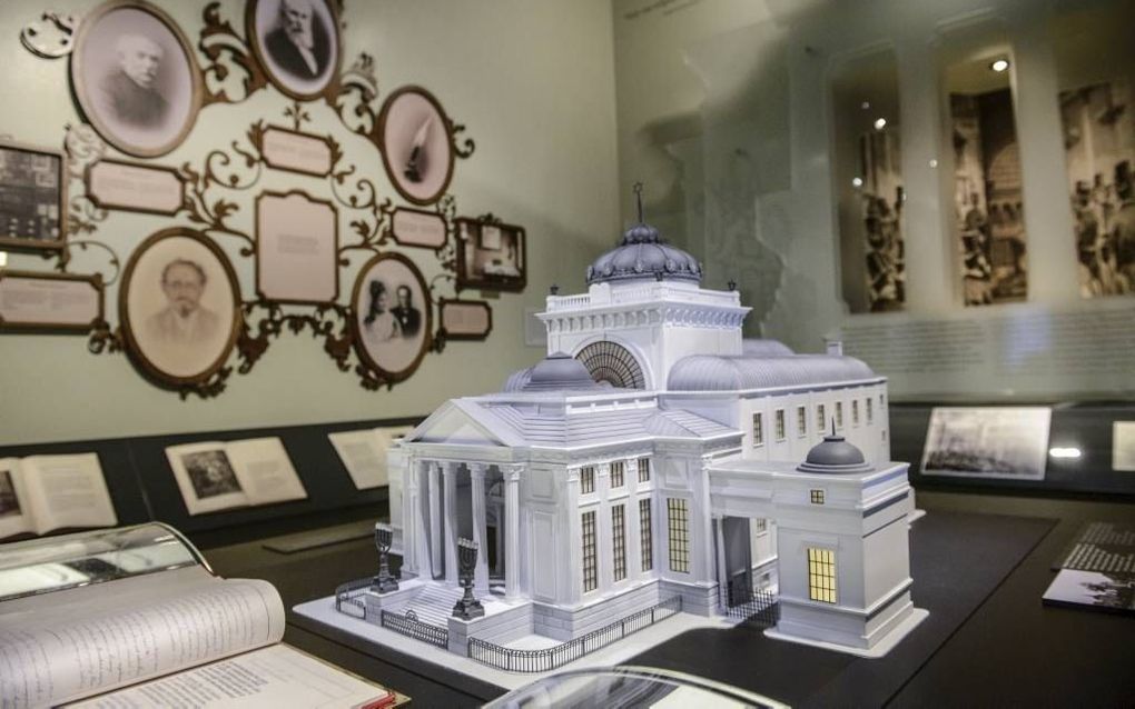 Een model van de synagoge van Warschau, zoals die in het Museum voor de Geschiedenis van de  Poolse Joden te zien zal zijn. Beeld EPA