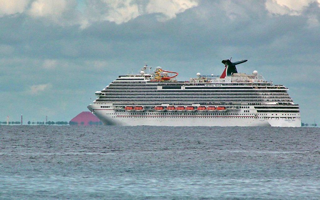 Het cruiseschip de Carnival Magic vrijdag voor de kust van het Mexicaanse eiland Cozumel. beeld EPA