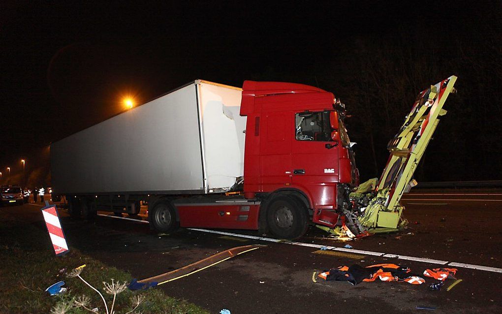 Bij een ongeluk op de A12 bij Woerden is een wegwerker om het leven gekomen. beeld ANP