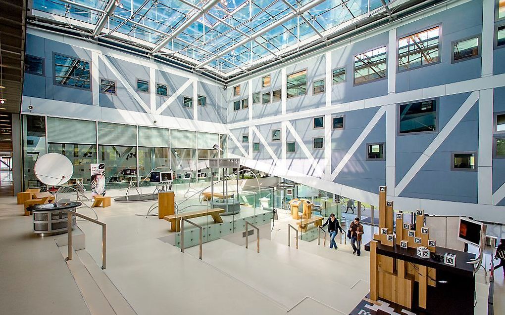 Entree van het Bernoulliborg-gebouw op het Zernike-complex, Rijks Universiteit Groningen. ANP