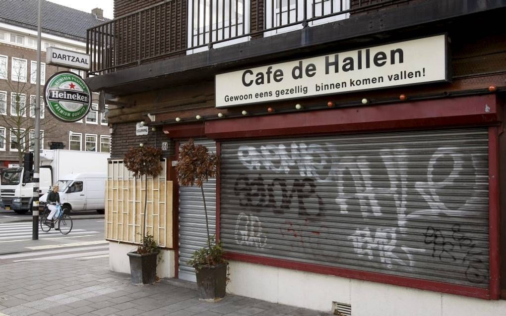 In café De Hallen in Amsterdam werd in 2006 kroegbaas Thomas van der Bijl geliquideerd. Kroongetuige Fred Ros is veroordeeld voor betrokkenheid bij die huurmoord. beeld ANP