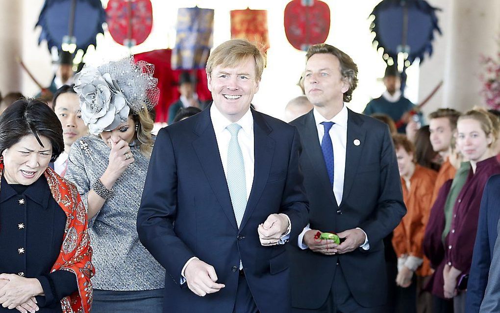 Nederland en Zuid-Korea kunnen elkaar vooruit helpen en samen de toekomst veroveren. Dat zei koning Willem-Alexander dinsdagmorgen in Seoul tijdens een seminar over ‘innovatieve oplossingen’. beeld EPA