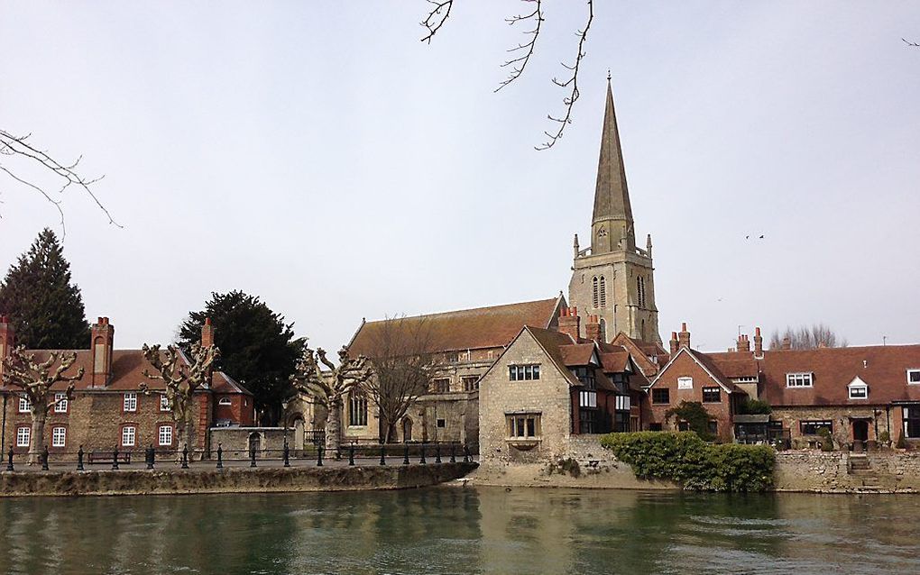 Veel historische kerken in Engeland dreigen te vervallen. Foto: de St. Helen's Church in Abingdon. beeld Wikimedia