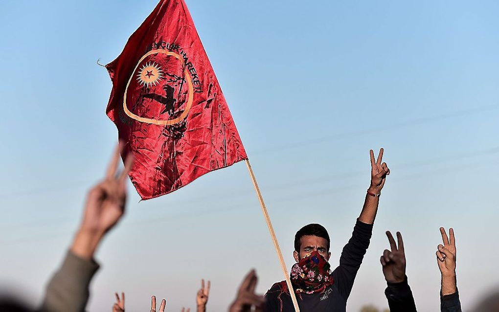 SURUS. Turkije bevindt zich in een lastige positie. Strijden tegen IS betekent bijna automatisch steun voor de Koerden. En dat ligt gevoelig. beeld AFP