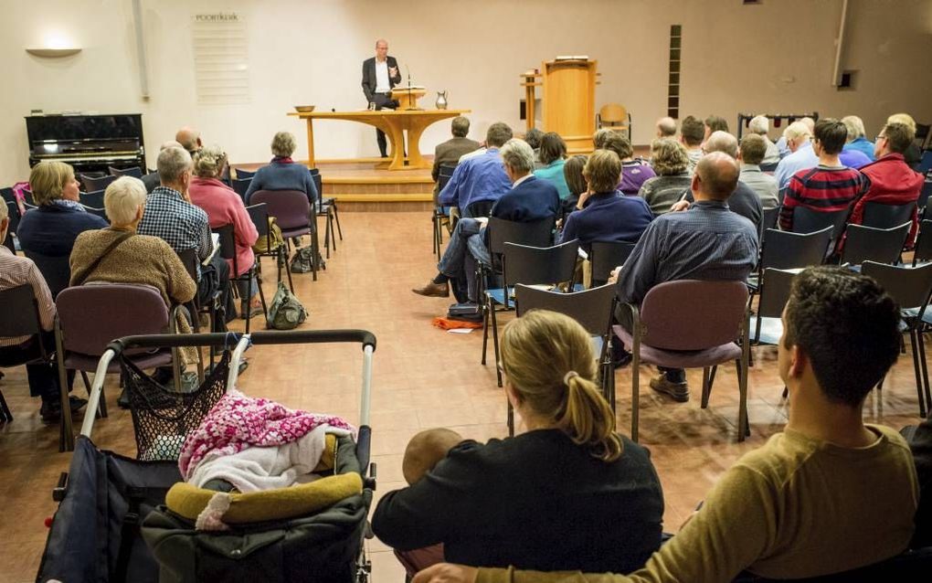 De Sola 5 Baptisten hielden vrijdag in Veenendaal een conferentie over het thema ”Radicale Godgerichtheid”. beeld Niek Stam