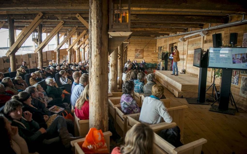 Op de Ark van Noach te Dordrecht vond zaterdag de jaarlijkse Wycliffedag plaats. Er kwamen 1600 belangstellenden naar de bijeenkomst. beeld Cees van der Wal