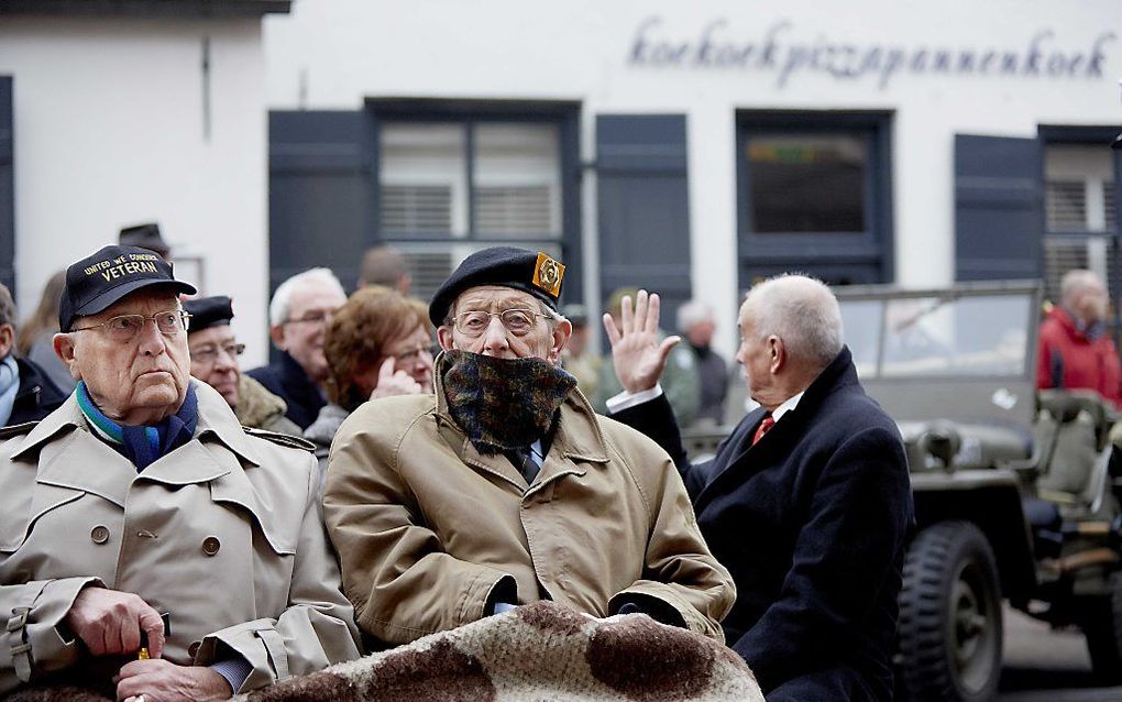 Veteranen tijdens de herdenking van de tiende sterfdag van de prins Bernhard. beeld ANP