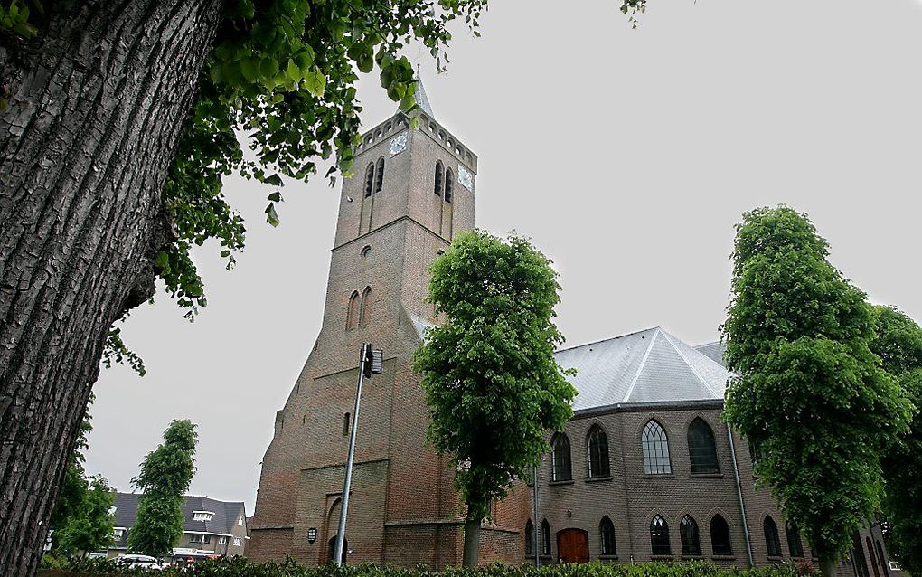 Oude kerk in Huizen.  beeld RD, Anton Dommerholt