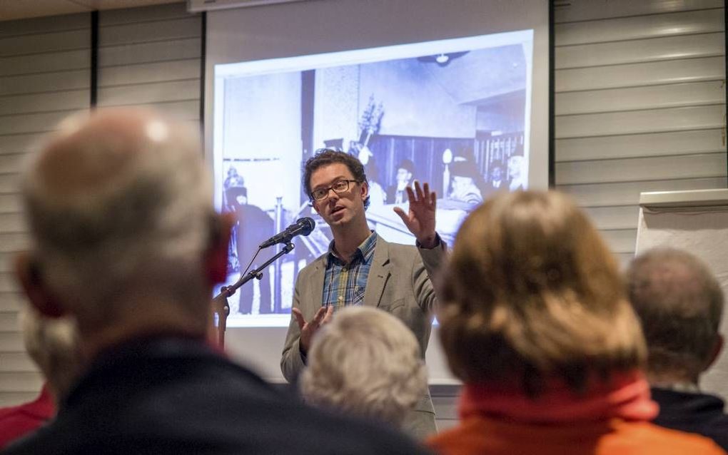 EDE. Joden van nu worden meer en meer in religieuze hoek gedrukt, soms geheel ten onrechte, aldus historicus Bart Wallet gisteren tijdens een lezing in Ede.  beeld Niek Stam