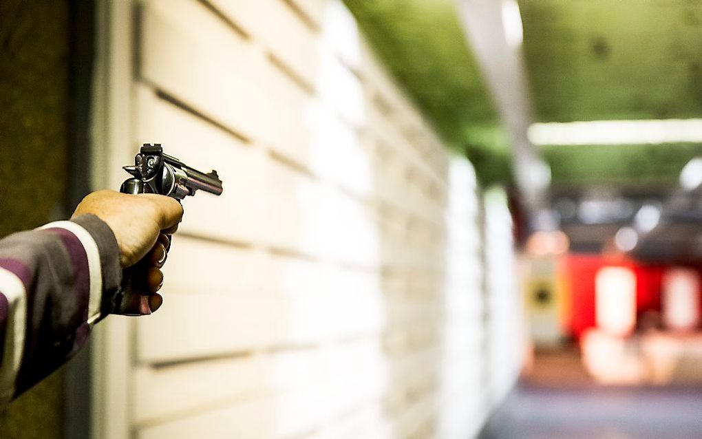 Een man schiet met een revolver op een schietbaan van schietsportvereniging SV 't Groene Hart, waar Tristan van der V. lid was. beeld ANP