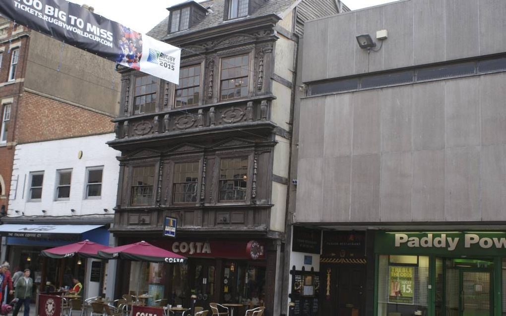 GLOUCESTER. Aan Southgate Street in de Engelse stad Gloucester staat nog steeds het geboortehuis van George Whitefield. Het was vroeger een herberg, The Bell Inn, nu heet het Old Bell. Het is een winkel met een restaurant op de eerste verdieping. beeld RD