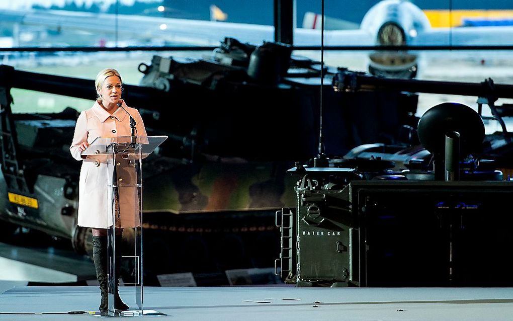 Minister Hennis sluit niet uit dat er ooit kruisraketten zullen worden gekocht voor de Nederlandse marinefregatten.  beeld ANP