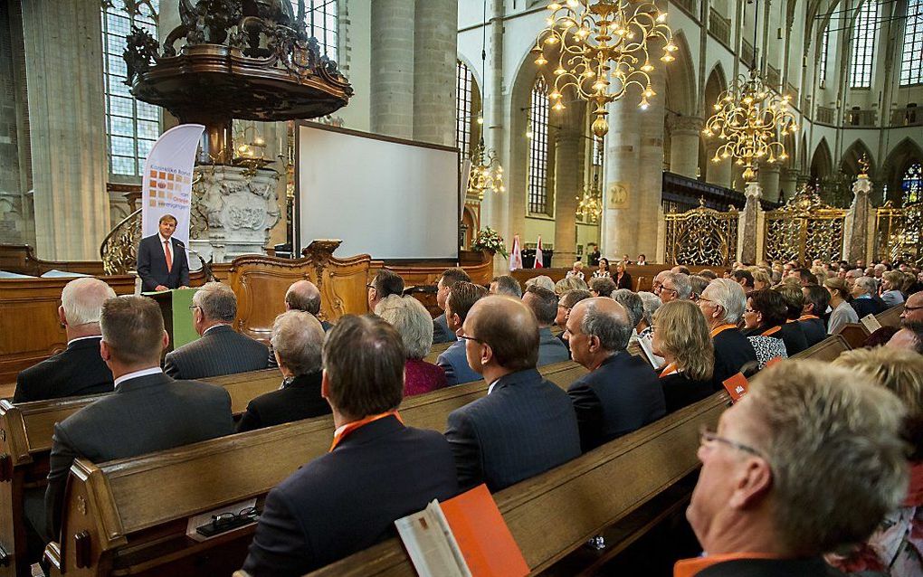 Koning Willem-Alexander sprak in oktober in de Grote Kerk tijdens het jaarcongres van de Koninklijke Bond van Oranjeverenigingen. beeld ANP