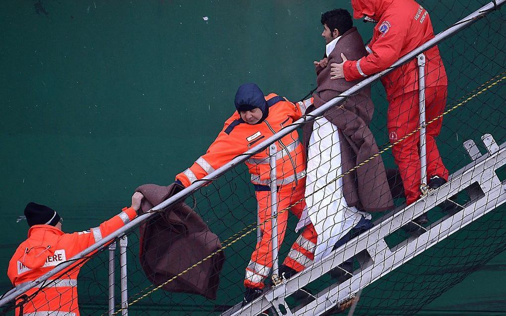 Gered van de veerboot. beeld AFP