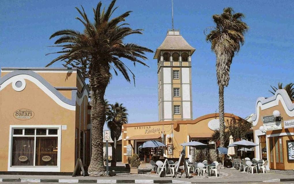 Landloze Namibiërs hebben een braakliggend stuk grond bezet in de omgeving van de stad Swakopmund. De actie heeft navolging gekregen in de rest van het land. Foto: toeristisch centrum van de kuststad Swakopmund. beeld AFP