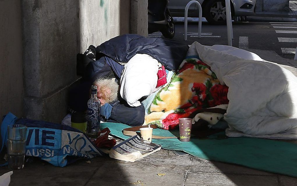 Een dakloze in het Zuid-Franse. beeld AFP