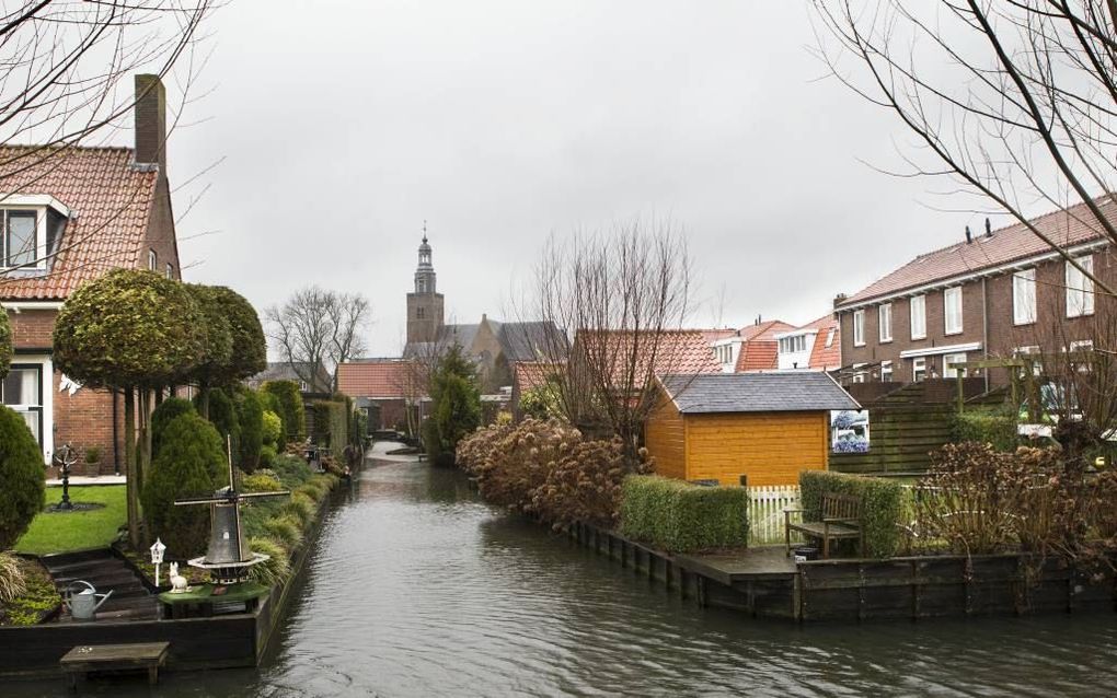 STREEFKERK. Dat Streefkerkers betrokken zijn, blijkt volgens A. van Werkhoven dat het hele dorp meedeed aan een actie voor de restauratie van de hervormde kerk. Foto RD, Anton Dommerholt