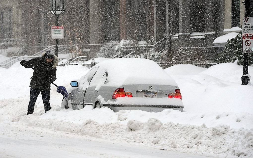 Het barre winterweer in de Verenigde Staten, met veel sneeuw, storm en lage temperaturen, heeft minstens elf mensenlevens geëist. De slachtoffers vielen zondag en maandag in verschillende staten van de VS, vooral als gevolg van verkeersongelukken.  beeld 