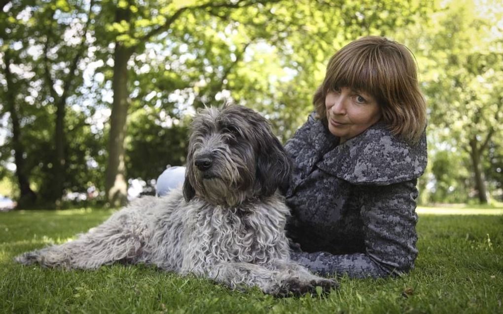 Pauline Slot met Molly. beeld De Arbeiderspers