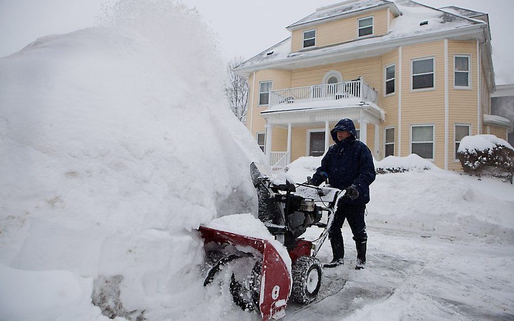 In de omgeving van Boston is de noodtoestand uitgeroepen vanwege de flinke sneeuwval. Volgens burgemeester Marty Walsh is er nog nooit zoveel sneeuw gevallen in de Amerikaanse staat Massachusetts. Inwoners worden opgeroepen binnen te blijven. beeld AFP