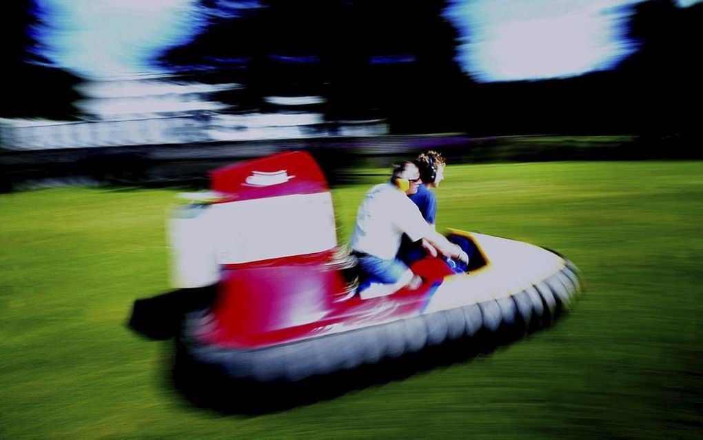 Barneveld heeft vanaf april het eerste hovercraft-parcours van Nederland. Foto: een hovercraft. beeld ANP