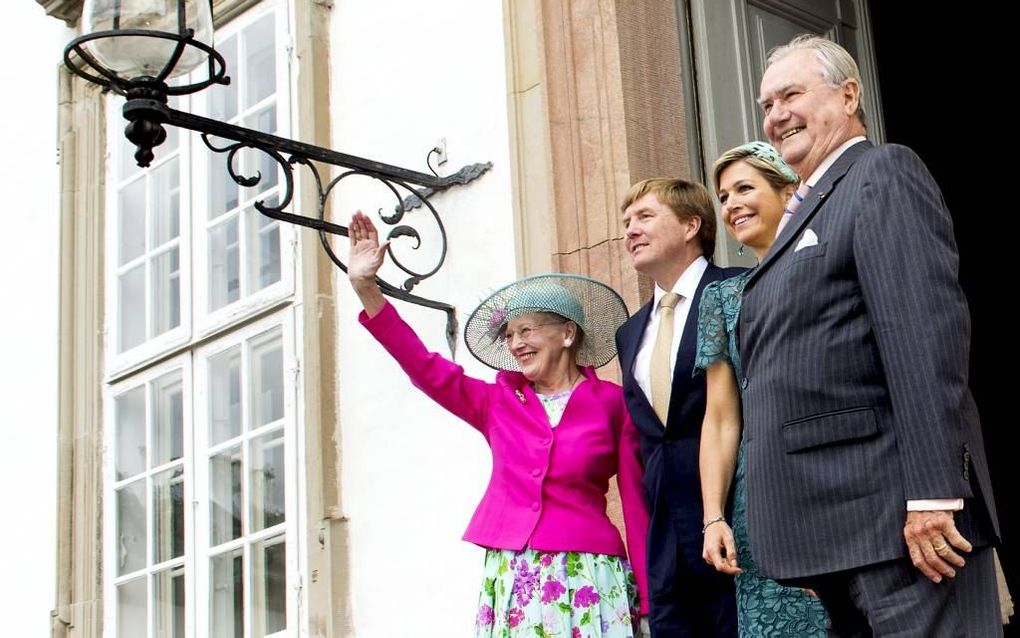 Koningin Margrethe ziet het staatsbezoek van de Nederlandse koning aan haar land ook als een familiebezoek. Foto: kort na zijn troonsbestijging bezocht koning Willem-Alexander de Deense koningin en prins Henrik ook. beeld ANP