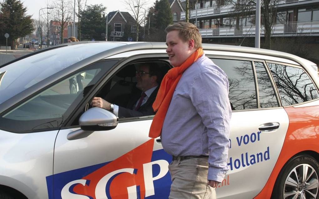 Robbin Kalkhoven nodigde SGP’er Stoop uit op zijn school, het Wartburg College, locatie Marnix in Dordrecht, in verband met de verkiezingen morgen. beeld André Bijl