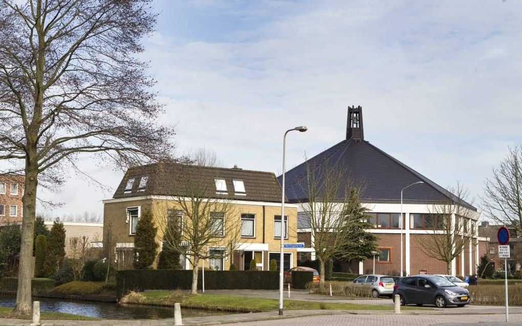 Pastorie en kerk van de oud gereformeerde gemeente in Nederland te Krimpen aan den IJssel, de gemeente van ds. A. Kort. De predikant wilde zelf liever niet op de foto. Beeld RD, Anton Dommerholt