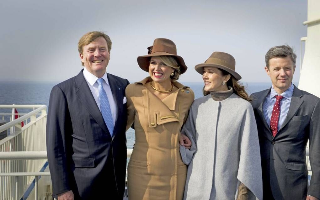 SAMSO. Koning Willem-Alexander en koningin Máxima bezochten gisteren het Deense eiland Samsø dat veel doet aan duurzame energie. De Deense kroonprins Frederik en kroonprinses Mary vergezelden hen.  beeld ANP