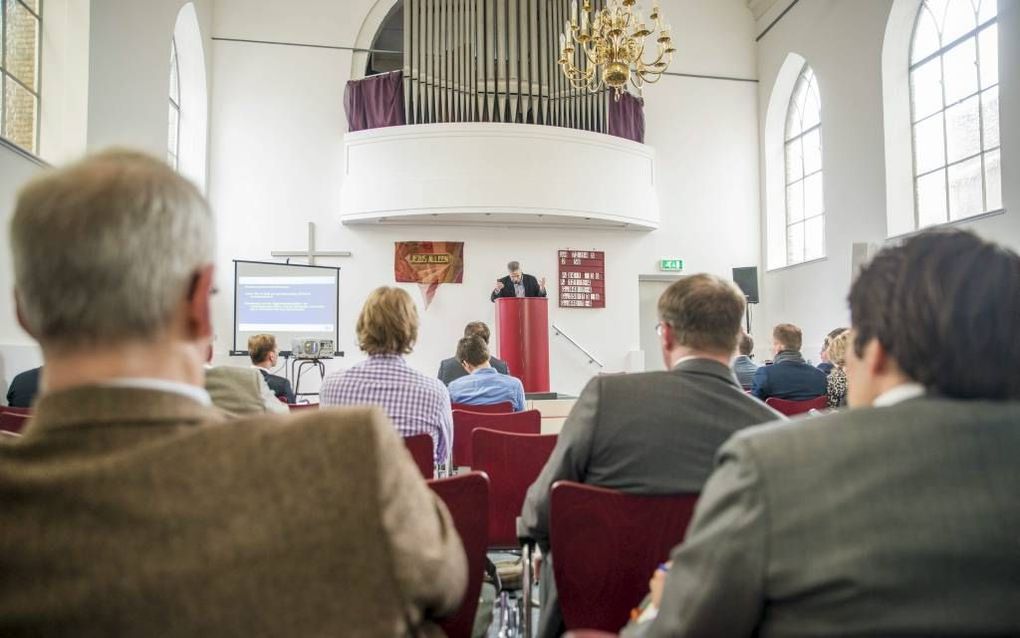 Prof. dr. G. J. Buijs was zaterdag de hoofdspreker op een symposium van het Christelijk Conservatief Beraad in een voormalige synagoge aan de Turfmarkt in Gouda. beeld Cees van der Wal