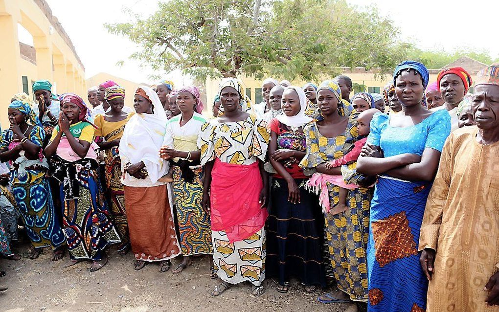 Moeders van de 200 uit het Nigeriaanse Chibok ontvoerde meisjes vorig jaar. beeld AFP