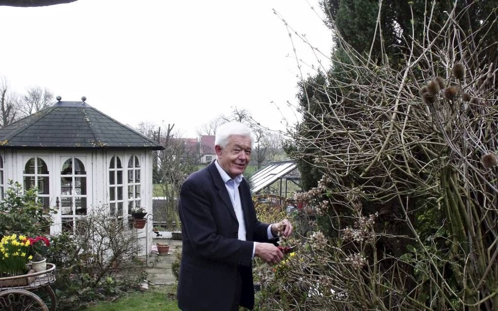 B. Agteresch huurt een tuin van de gemeente. Hij vindt het terecht dat Capelle geld vraagt voor de grond. beeld Dick den Braber