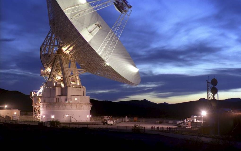 Met grote radio-antennes van het Deep Space Network speurt de Amerikaanse ruimtevaartorganisatie NASA naar signalen uit het heelal. beeld NASA