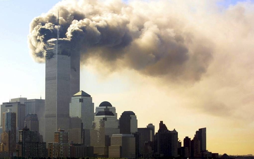 DELFT. Het instorten van de Twin Towers was het gevolg van explosieven in het gebouw, beweert de omstreden Amerikaanse architect Richard Cage. Hij was donderdag op de TU Delft. beeld EPA