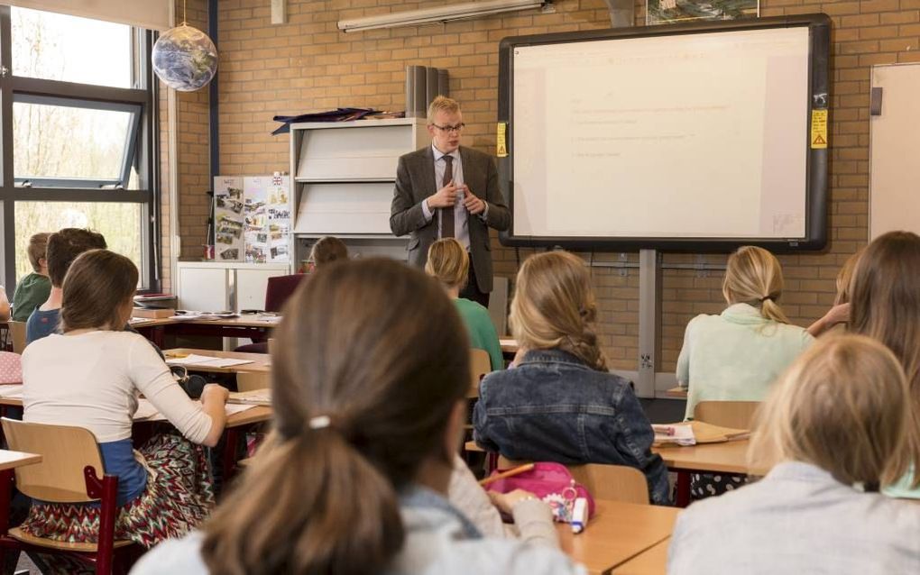 Een geschiedenisles op de Jacobus Fruytier scholengemeenschap in Uddel.            Beeld André Dorst