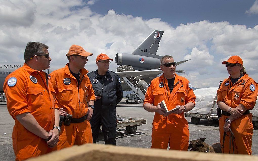 Het Nederlandse hulpteam USAR is aangekomen in de Nepalese hoofdstad Kathmandu. Het team, voluit het Urban Search and Rescue team gaat helpen bij het zoeken naar slachtoffers van de aardbeving die het land trof. Het team bestaat uit 62 Nederlanders en ach