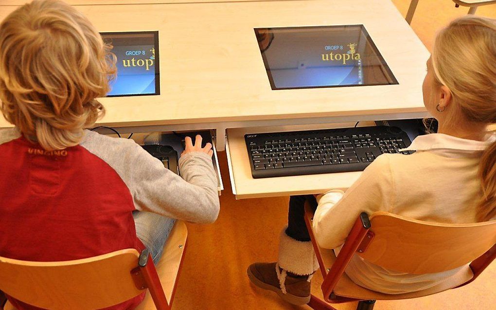 De computer kan de leraar nooit vervangen. Die boodschap klonk woensdagmiddag op een symposium over onderwijs en nieuwe media op Driestar hogeschool in Gouda.  beeld multiPCprojects