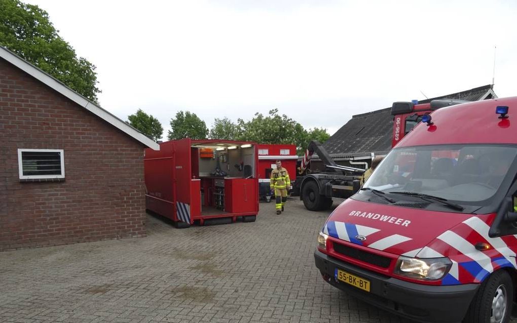 De boerderij in Uddel, waar negentig kalveren door de vloer zakten. beeld RD