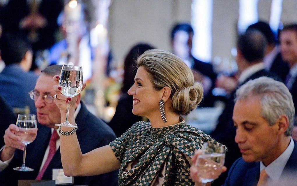 Het koningspaar dineert met  burgemeester Rahm Emanuel van Chicago en zijn echtgenote in het Chicago Cultural Centre. beeld ANP