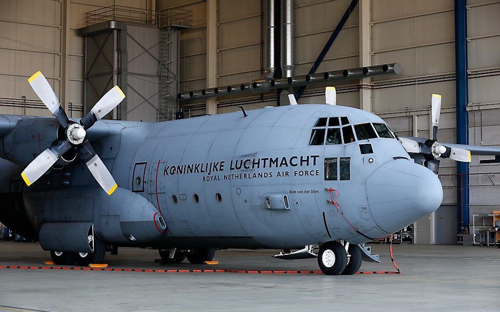 Ongeveer 325 Nederlandse militairen doen mee met een oefening van de nieuwe flitsmacht van de NAVO die dinsdag in Polen begint. De nieuwe eenheid is bedoeld om bondgenoten binnen twee dagen te hulp te kunnen schieten. Het is in het leven geroepen als reac