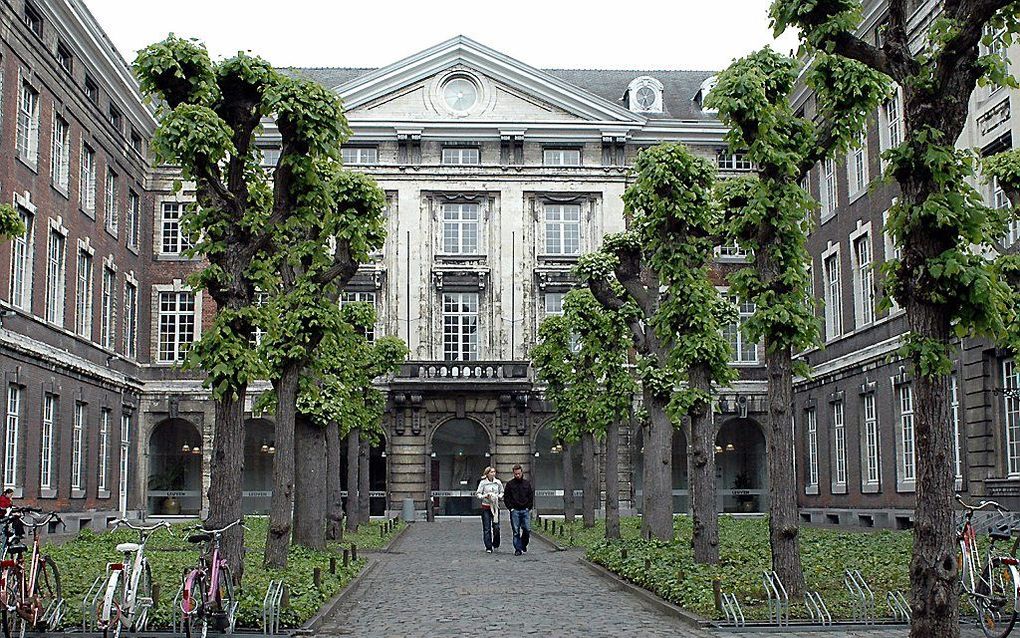 Zo’n tachtig studenten van de Katholieke Universiteit Leuven kunnen opgelucht ademhalen: de zoekgeraakte examenpapieren zijn teruggevonden. Daardoor hoeven ze hun examen niet over te doen. beeld AFP