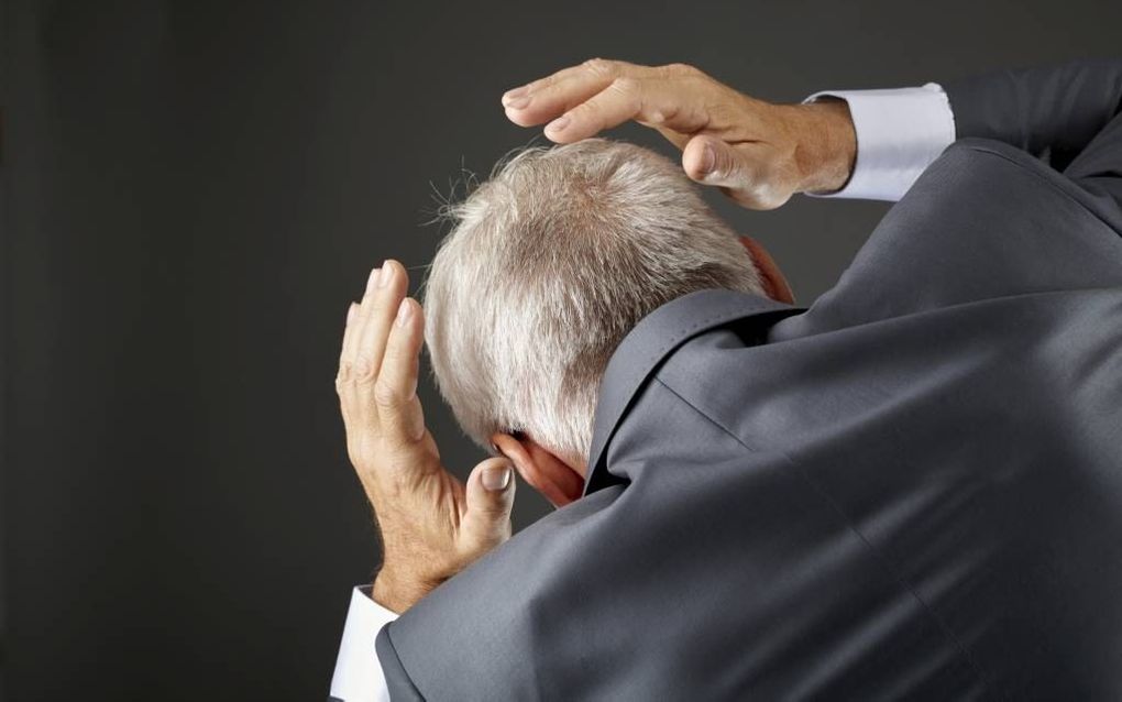 Ouderen willen vaak dat mishandeling niet naar buiten wordt gebracht. Ze zijn bang hun kind daardoor kwijt te raken.  beeld Istock